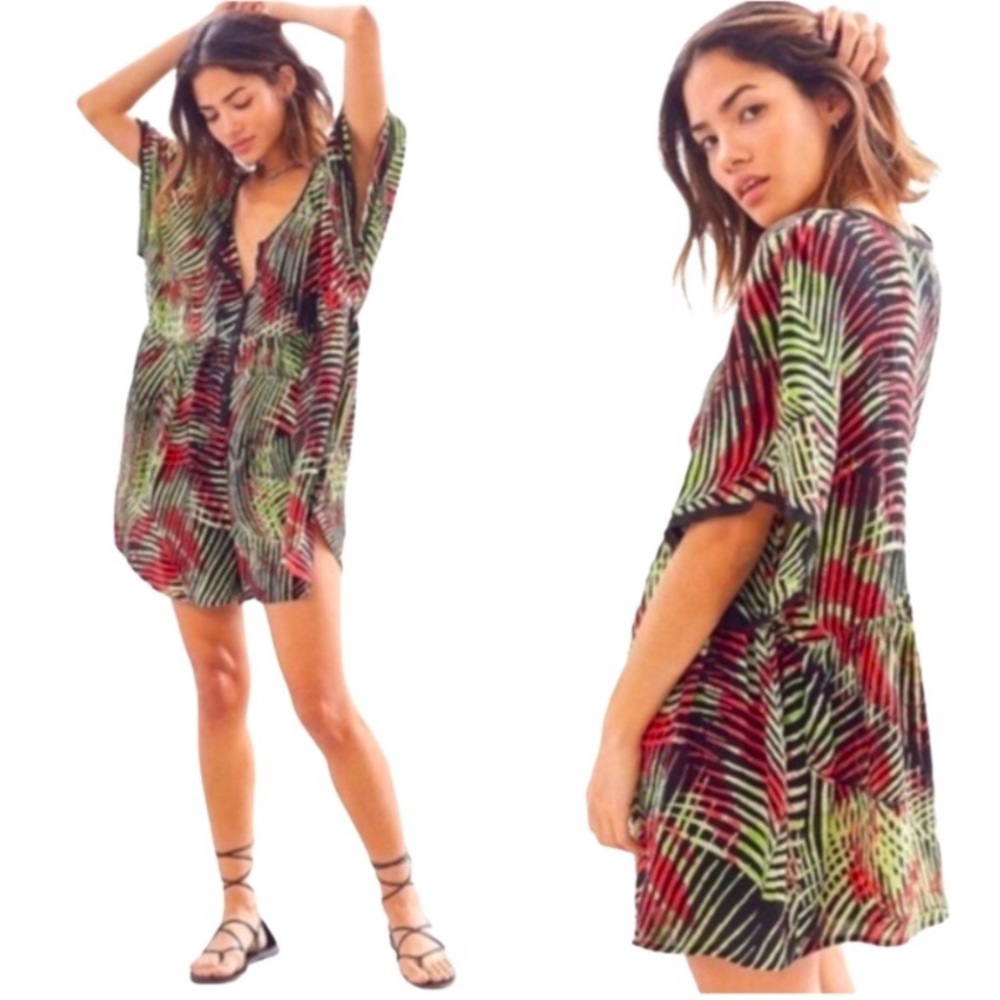 NWOT Ecote Oversized Palm Print Romper